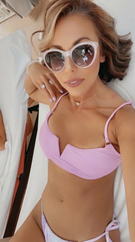 ulauryn gemini nice pornstar pic