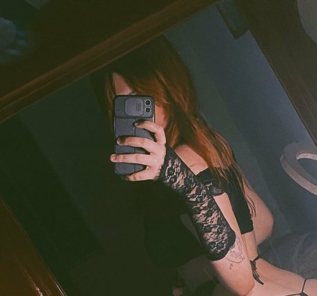 Foxy Bellyne best actress img