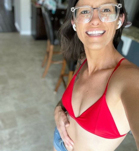 themrsnextdoor2 0 hd actress pictures