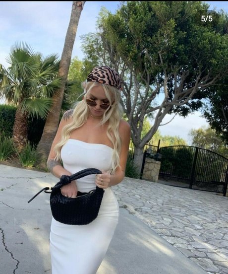 Kaseefacee nudes model photos