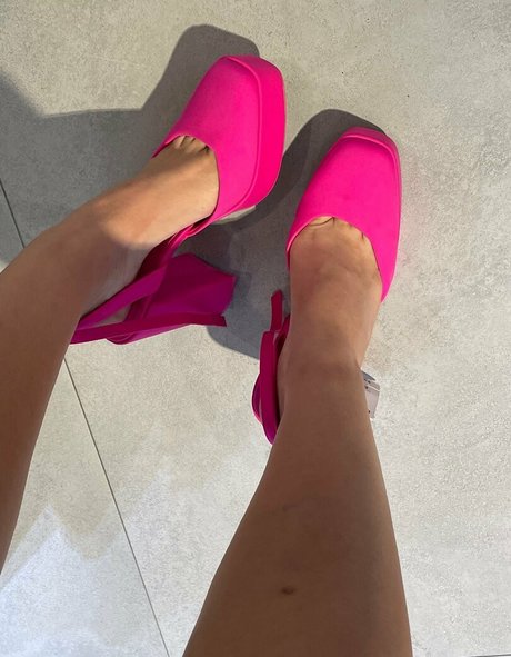 anafeetish model perfect galleries