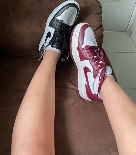 anafeetish beautiful actress img