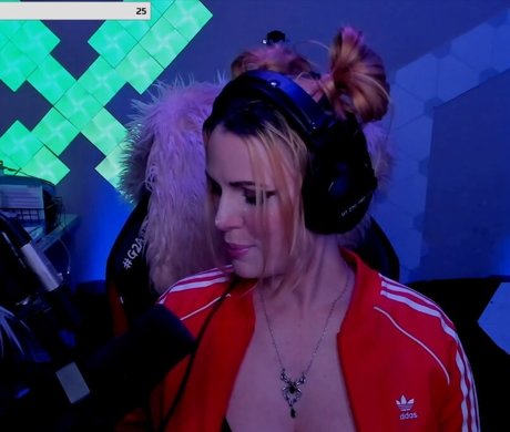 scxrlet64 porn model galleries