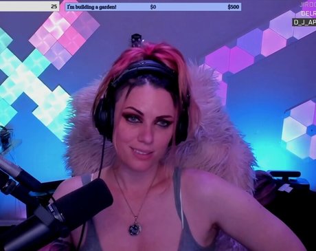 scxrlet64 naked star pictures