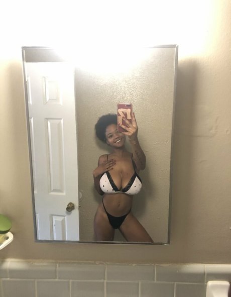 Bush Baby xxx actress gallery