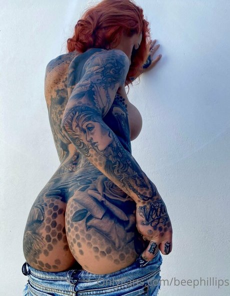 Bee Phillips model pic