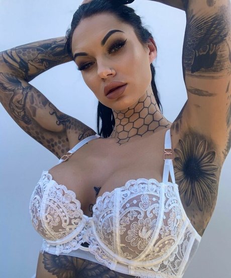 Bee Phillips hd star image