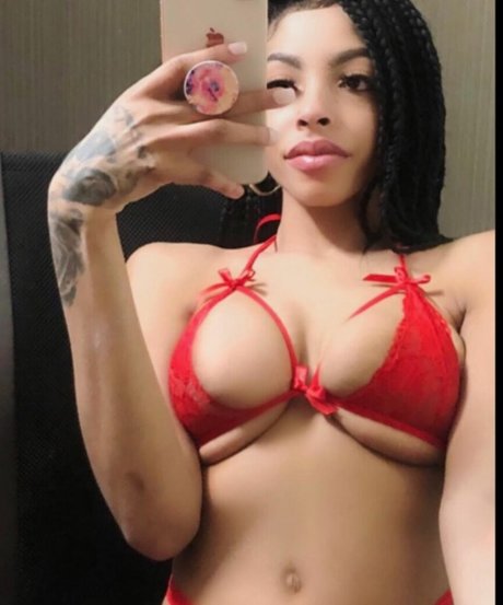 MsHollywood nudes pornstar pic