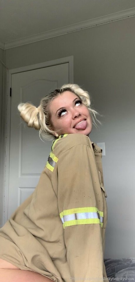 thaslinkytwinkyshow model top galleries