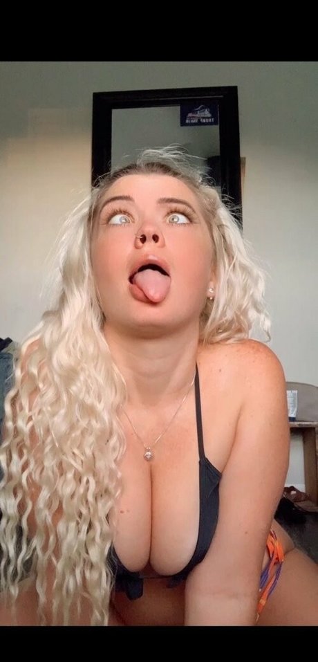 thaslinkytwinkyshow naked model picture