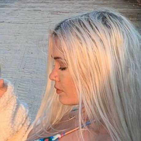 thaslinkytwinkyshow sexy actress photos