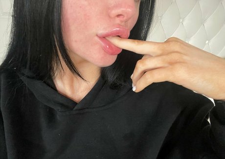 caitjxo pornstar naked photo