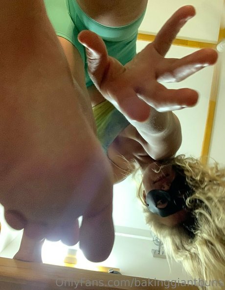 bakinggiantbuns adult model photos