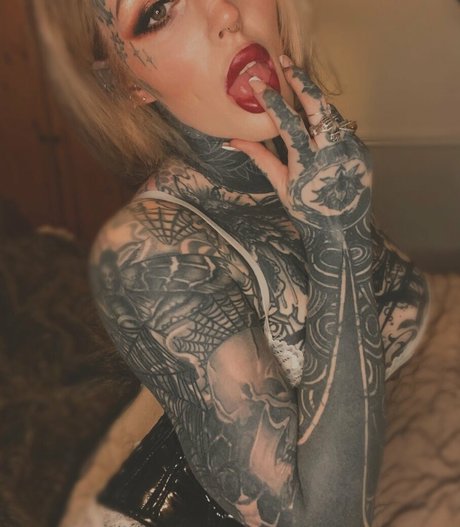 SophieWilde nude pornstar gallery