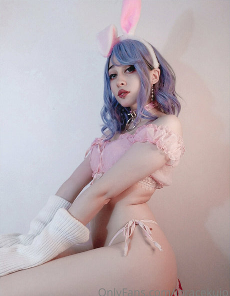 joracekujo exclusive model picture