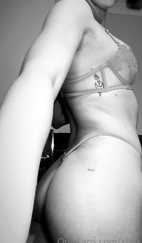 xtaix model pornographic photos