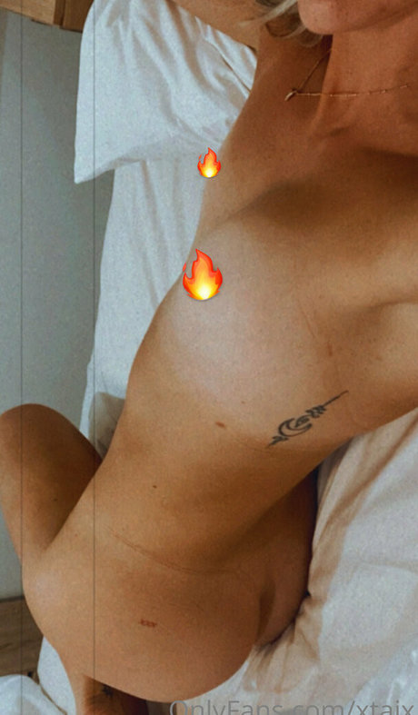 xtaix nudes model photos