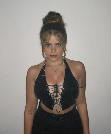 Gabriella Couto hot star picture