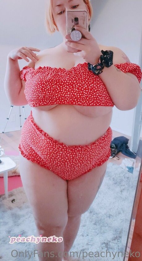 peachyneko model porn pic