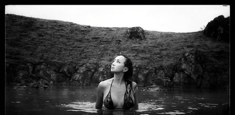 Celine Tran star hd picture