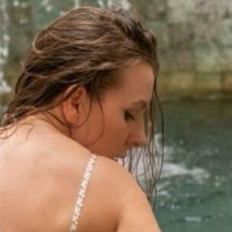 Aleminat pornographic star image