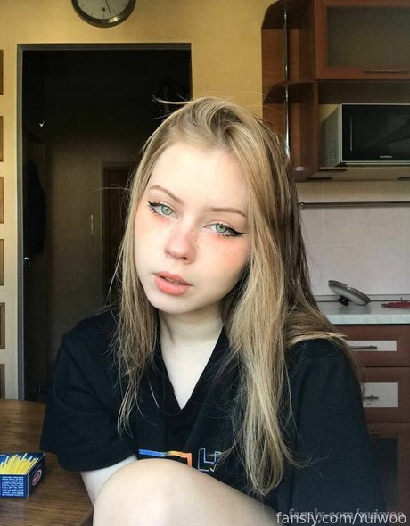 Yuiwoo art model galleries