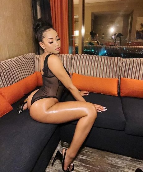 natrl xxx actress picture