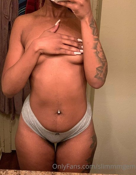 bootyfulkey model nude photos