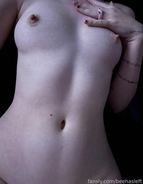 beehasleft high quality model pic