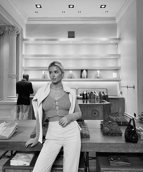 Olivia Bentley hot model archive