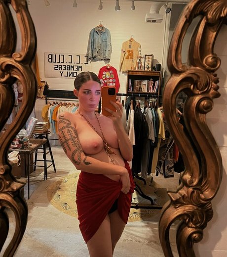 prettysadiereed hot model img