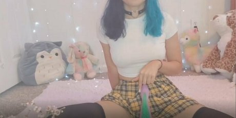 nomivids pretty pornstar photo