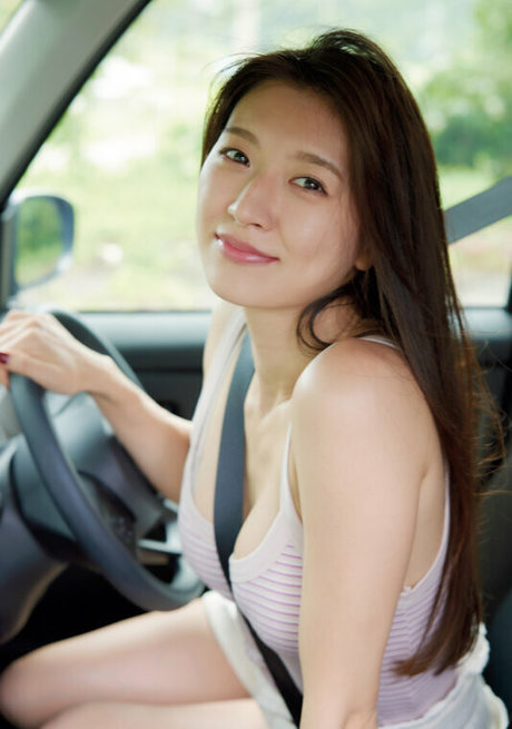 aimi feti model top pictures