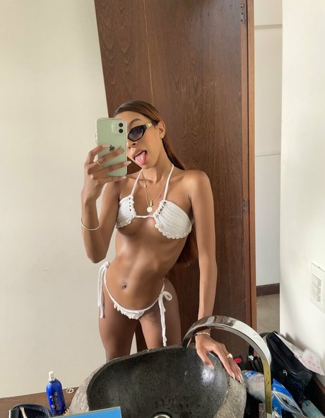 cuteanddesesperate sexy actress photos