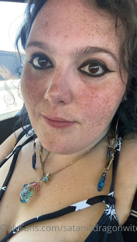 satanicdragonwitch top model photos