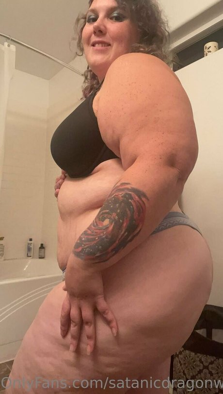 satanicdragonwitch star erotic photos