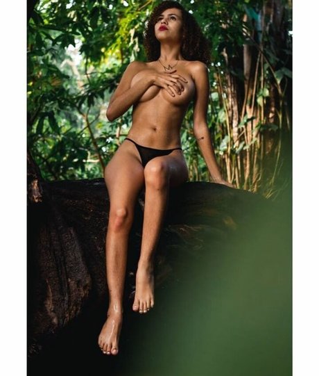 Meninas De Macapa model adult image