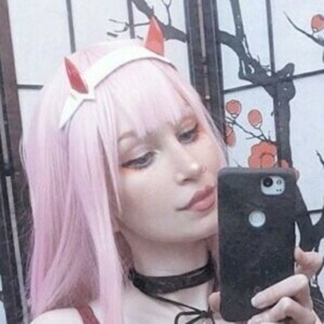 auriialis naked model img