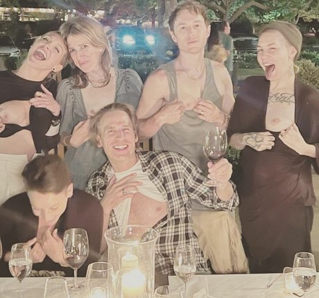 Katie Cassidy star exclusive image