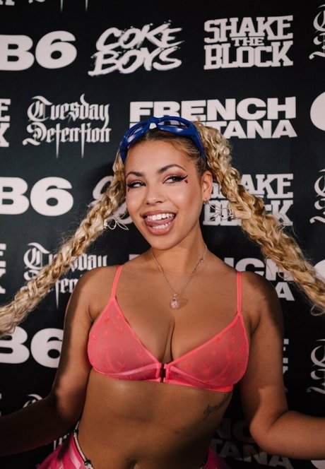 Rioadrianna model xxx pictures