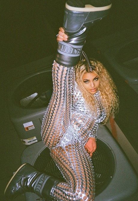 Rioadrianna star porn gallery