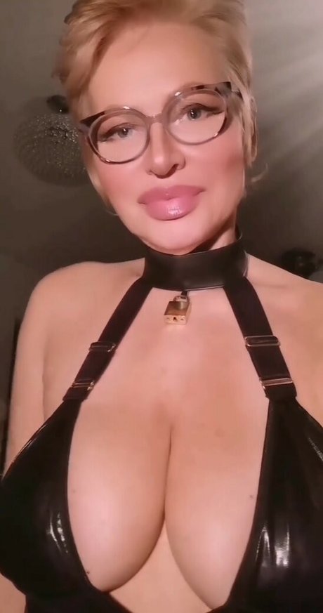 Cheri Lady high quality model images