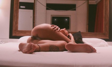 India Hot top model photos