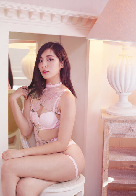 Annchirisu art pornstar gallery