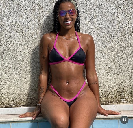 Isis Pequine xxx pornstar pictures