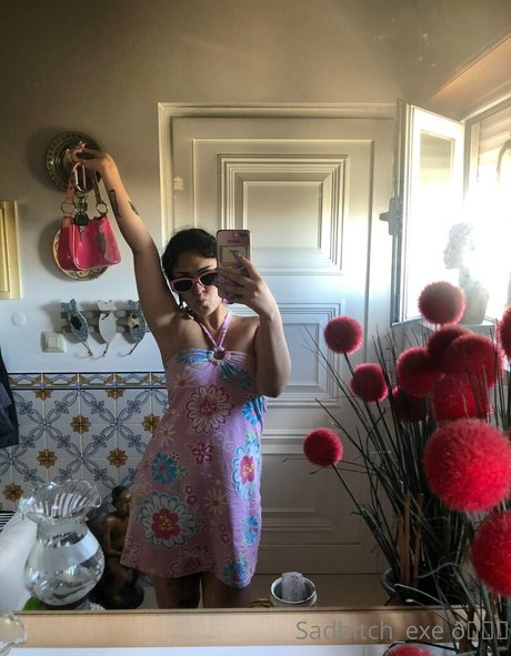 sadbitch exe model perfect photo