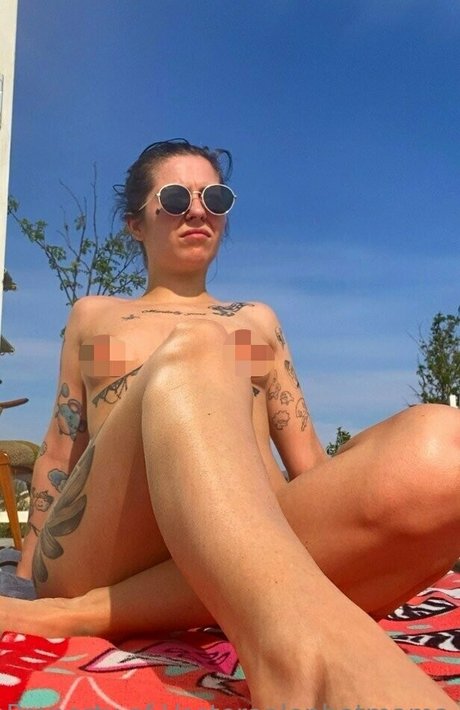 vesteraalenhotmama erotic actress photos