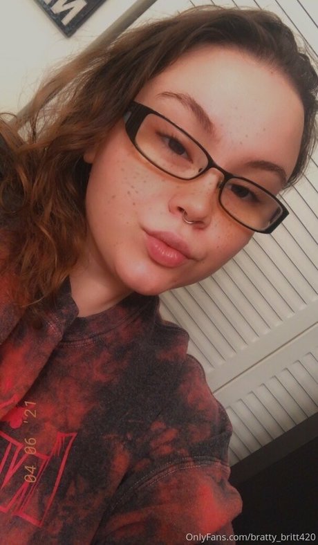 bratty britt420 star erotic picture