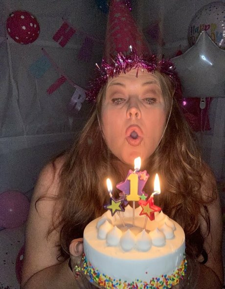 thelittlestslave model sexy photo