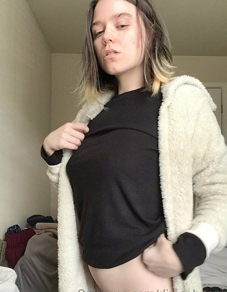 divinebunni model art gallery